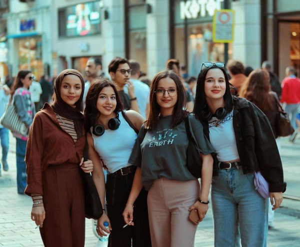 How Can UK Businesses Navigate Post-Brexit Regulations Successfully?